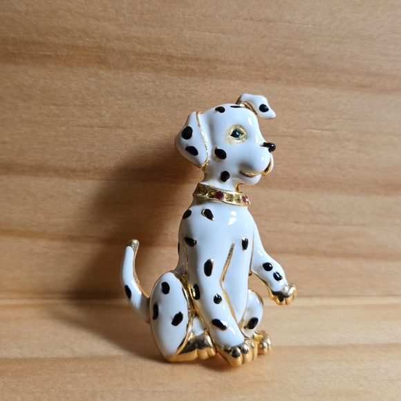 Vintage Enamel Dog Brooch - Cream and Gold Tone - Picture 14 of 17